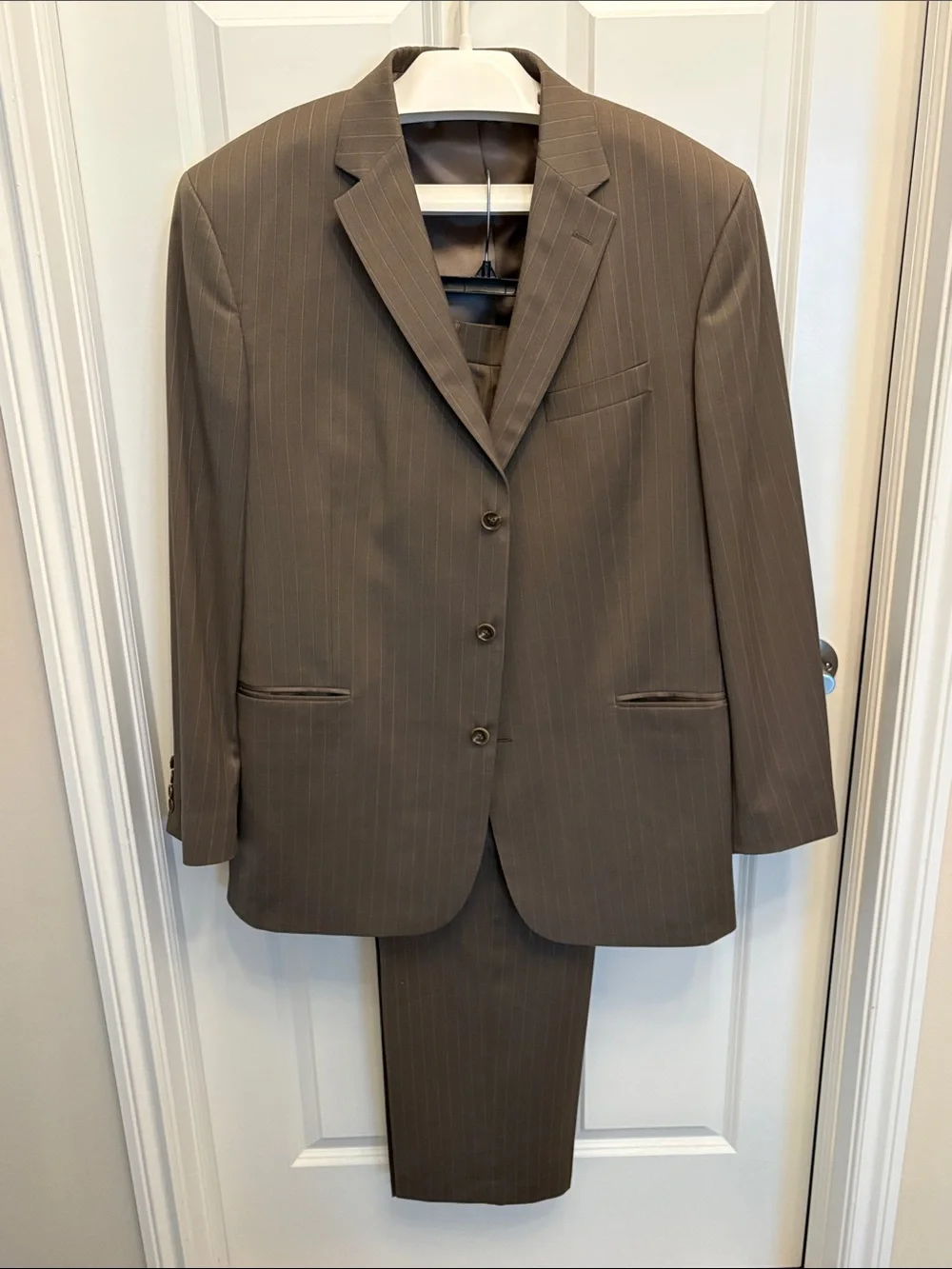 Stafford Super Brown Pinstripe Men's Two-Piece Suit 48L pants 38x32